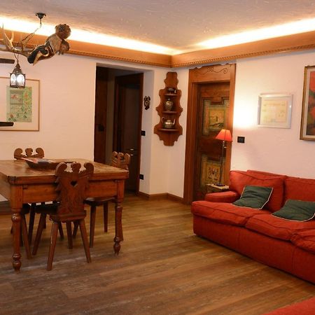 Ai Piedi Della Marmolada Apartment Canazei Luaran gambar