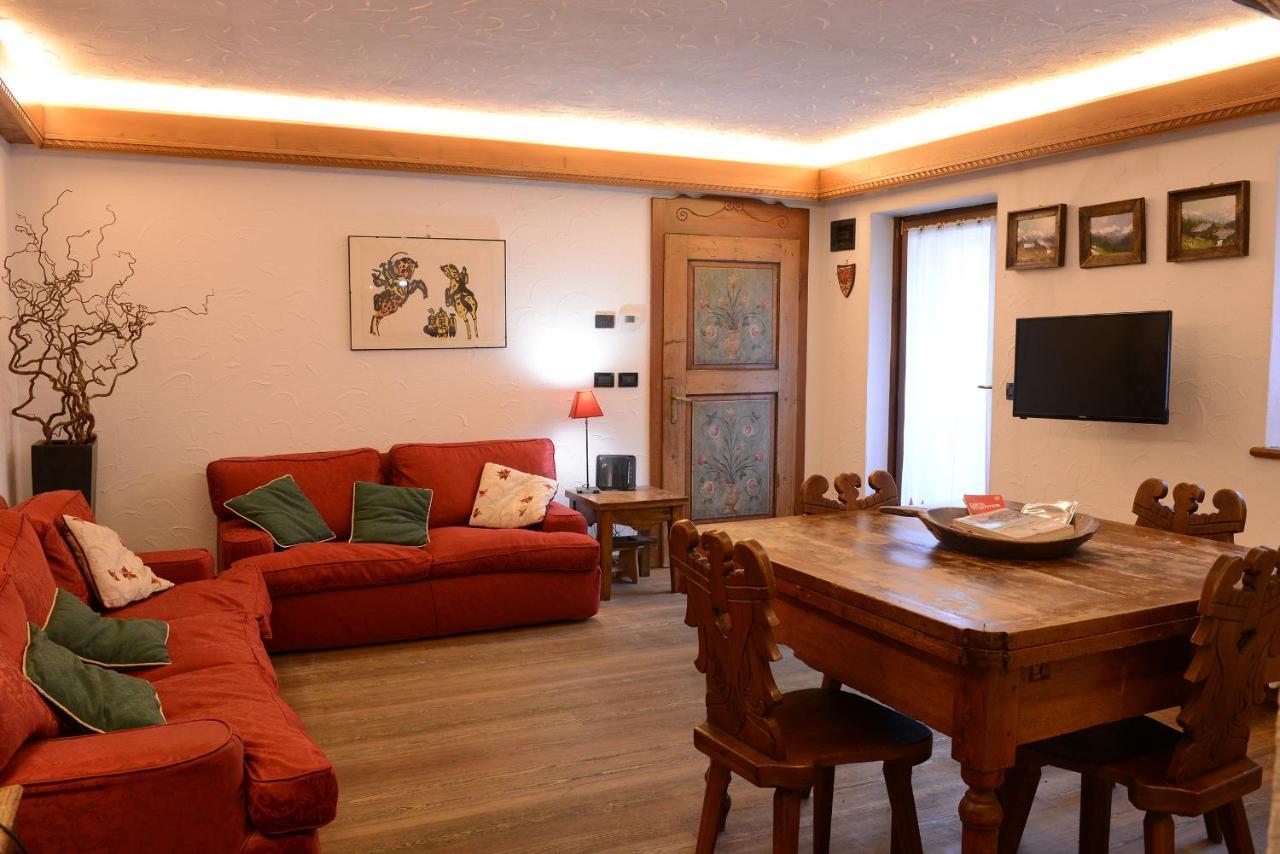 Ai Piedi Della Marmolada Apartment Canazei Luaran gambar